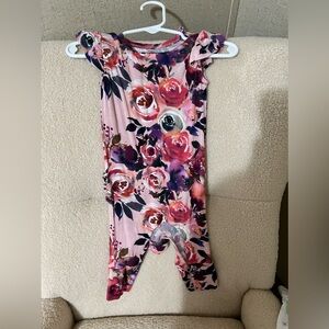 Posh peanut floral shortsleeve romper